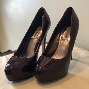 Steve Madden • Patent Leather Pumps